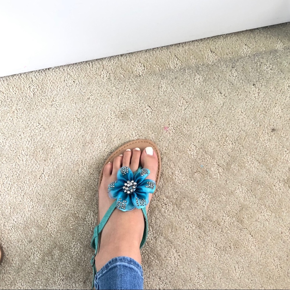 Sandals - Picture 4 of 4